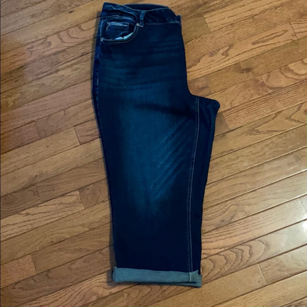 Maurices raw hem jean capris